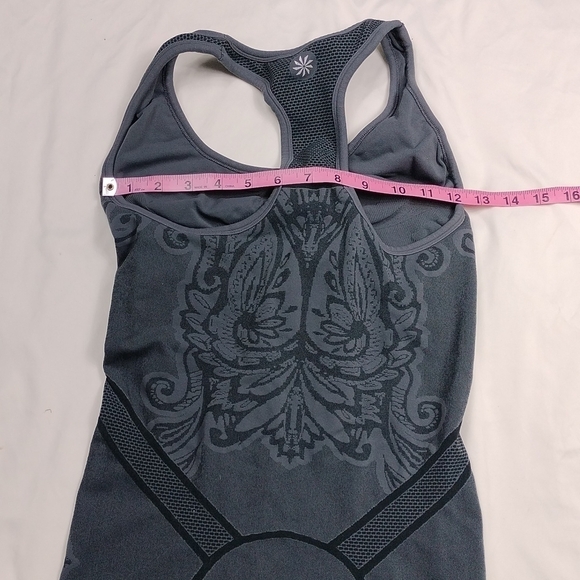 Athleta women's medium athletic top - Picture 10 of 10
